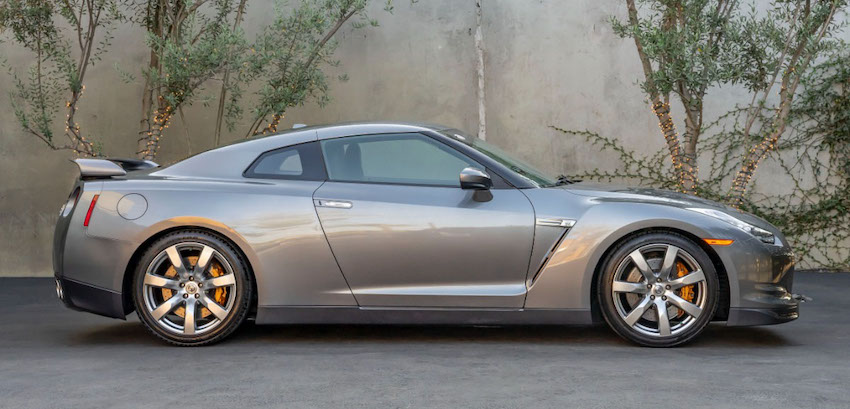 2009 Nissan GT-R Premium side view