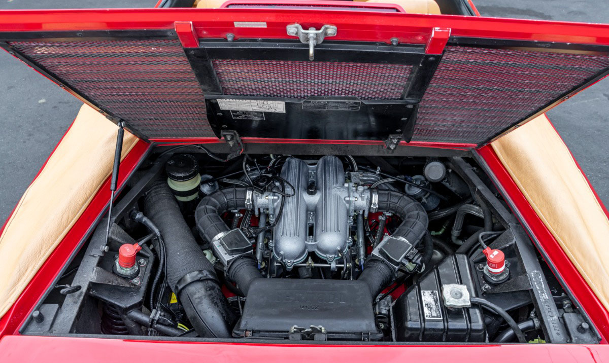 1989 Ferrari Mondial T Cabriolet engine