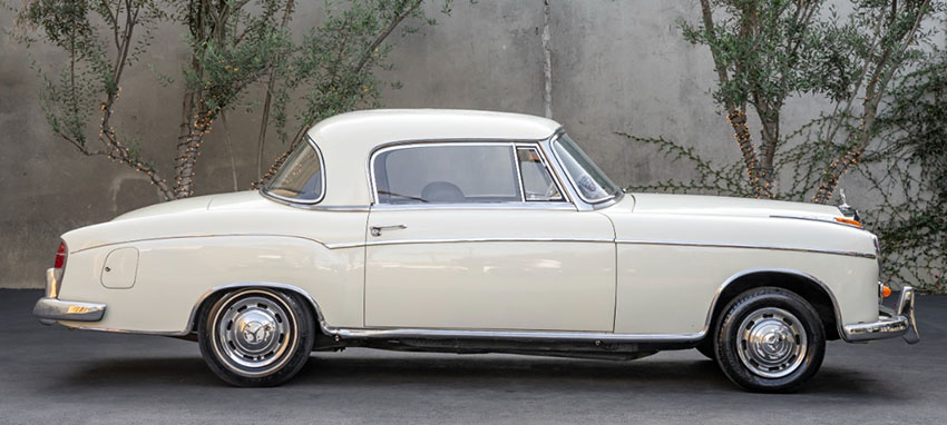 1961 Mercedes-Benz 220SE Coupe side view