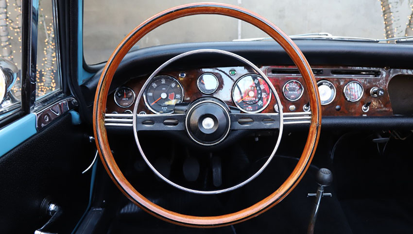 1966 Sunbeam Tiger interior