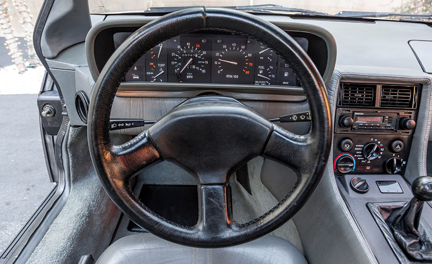 1981 DeLorean DMC-12 interior