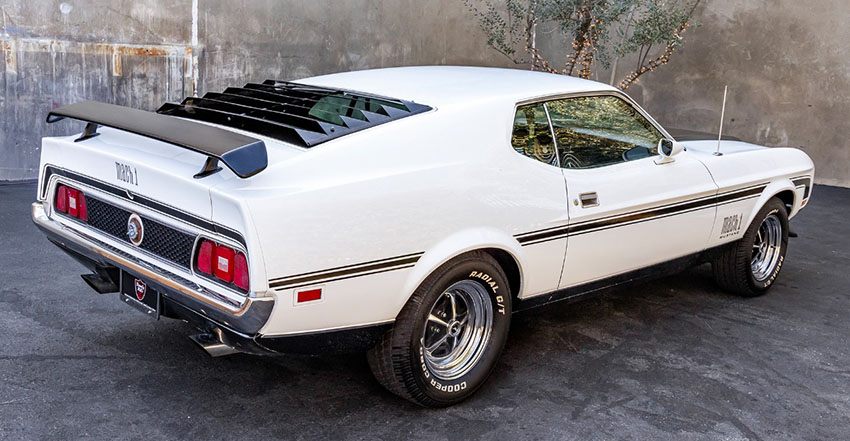 1971 Ford Mustang Sportsroof Mach 1 rear view