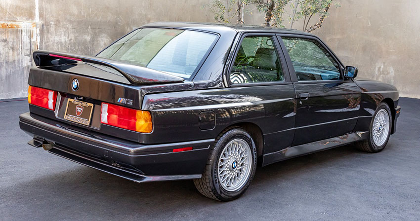 1991 BMW M3 rear