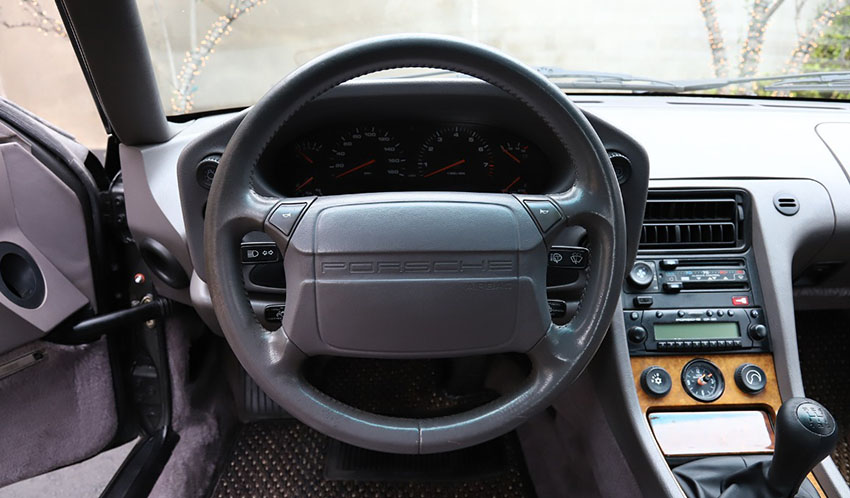 1993 Porsche 928GTS 5-Speed interior