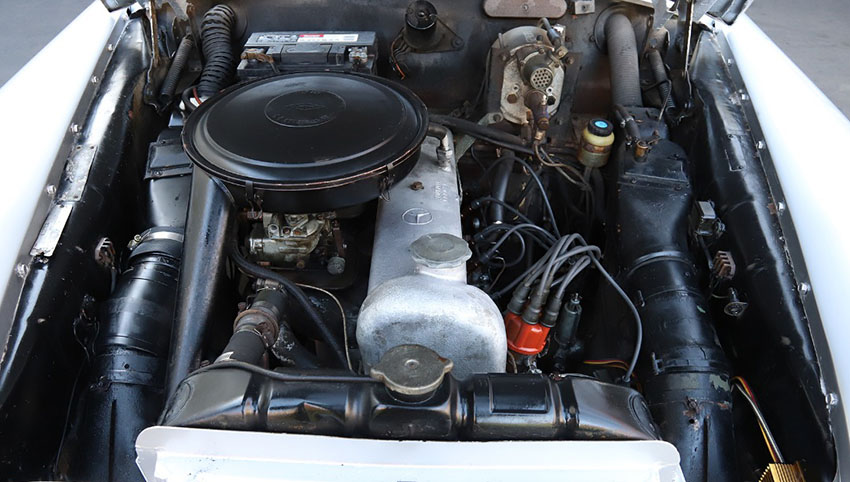 1958 Mercedes-Benz 220S Cabriolet engine