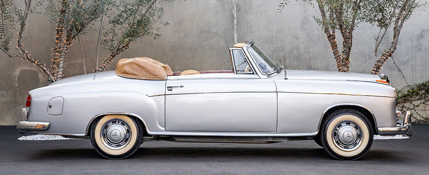 1958 Mercedes-Benz 220S Cabriolet side view