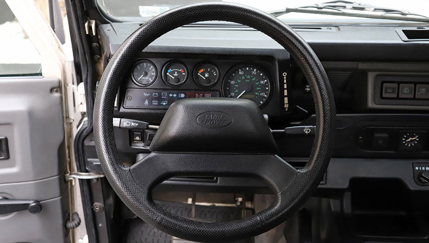 1997 Land Rover Defender 90 NAS interior