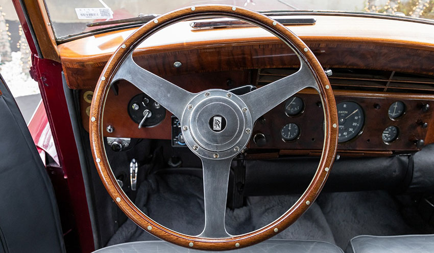 1954 Rolls-Royce Silver Wraith interior