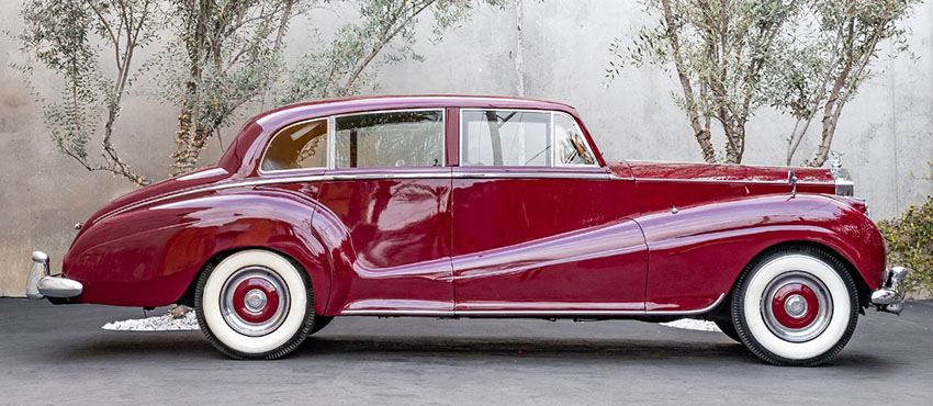 1954 Rolls-Royce Silver Wraith side view