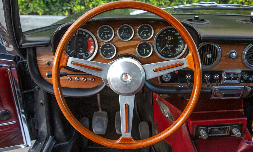 1967 Maserati Quattroporte interior