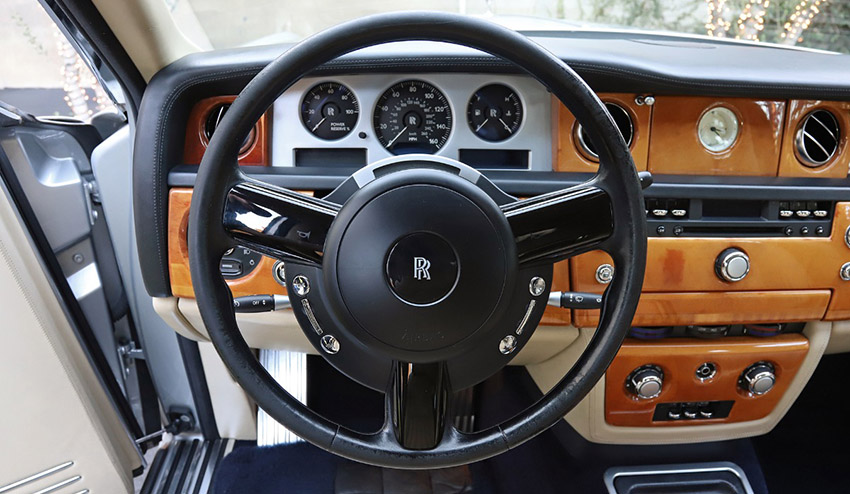 2004 Rolls-Royce Phantom interior