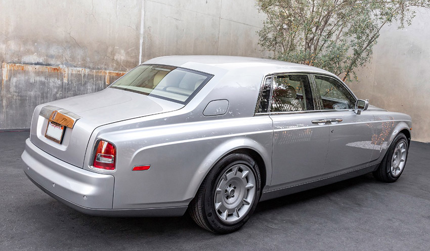 2004 Rolls-Royce Phantom rear view