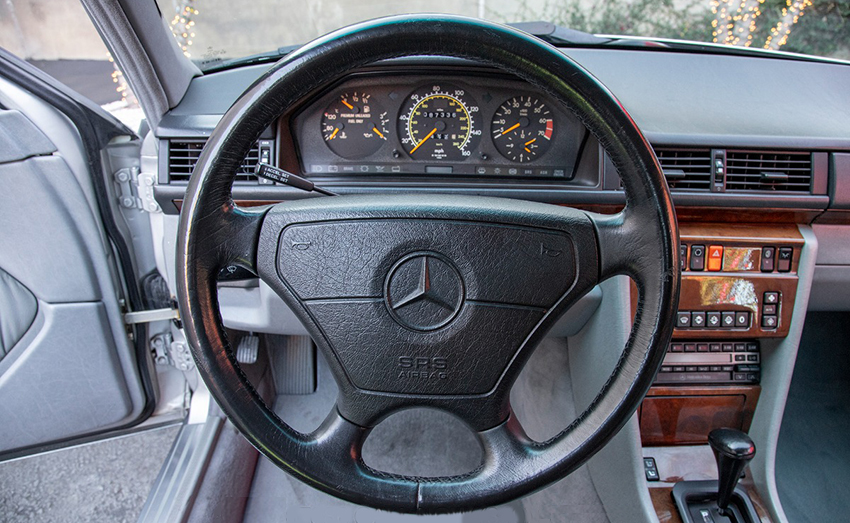 1992 Mercedes-Benz 500E interior