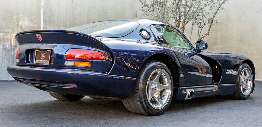 1996 Dodge Viper GTS rear view
