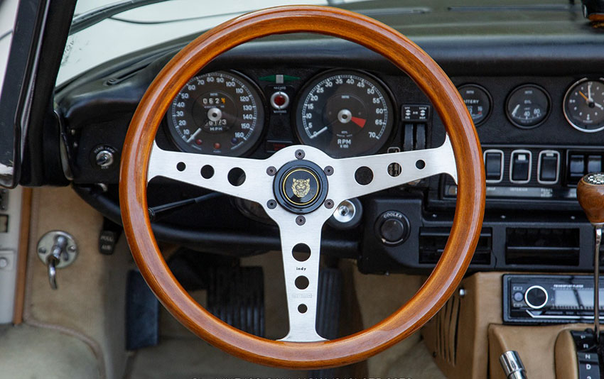 1973 Jaguar XKE V12 Roadster interior