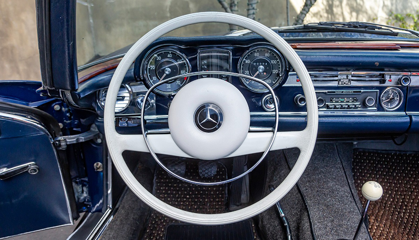 1967 Mercedes-Benz 250SL California Special interior