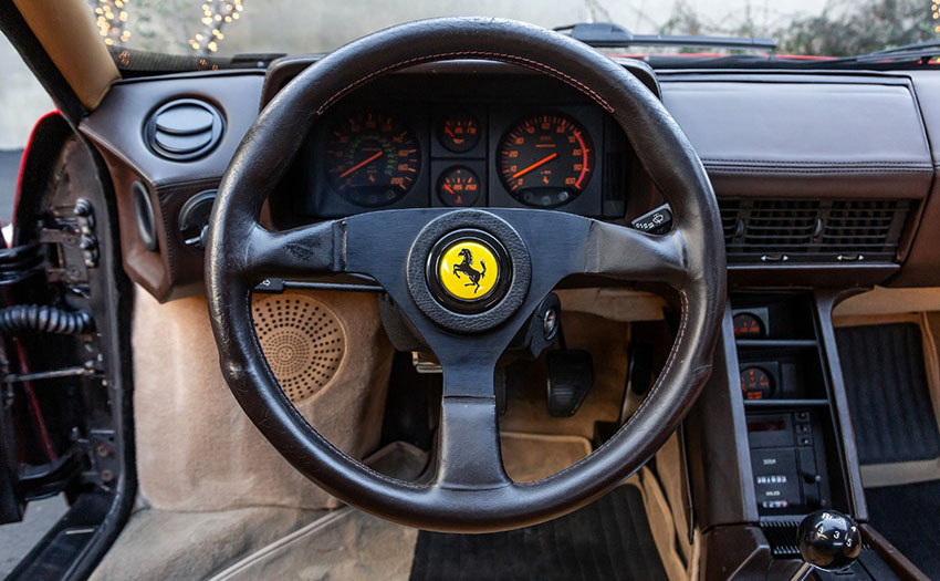 1985 Ferrari Testarossa Monospecchio interior