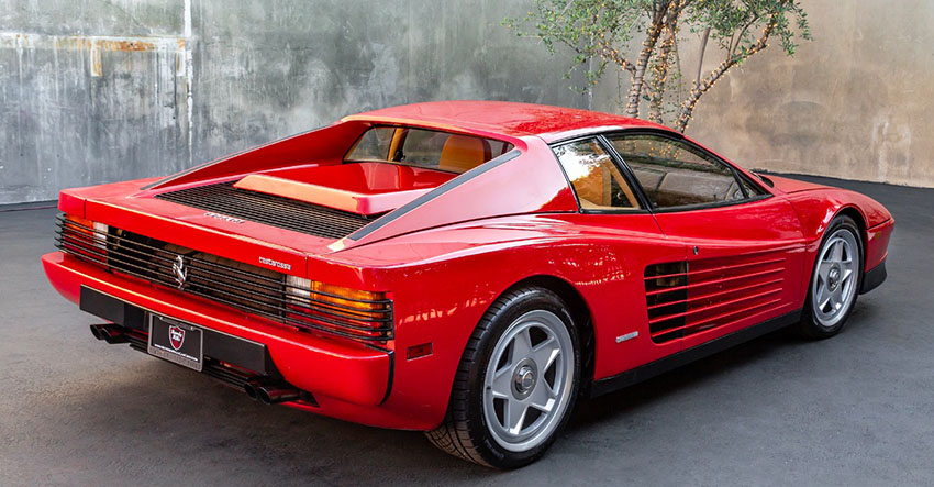 1985 Ferrari Testarossa Monospecchio rear view