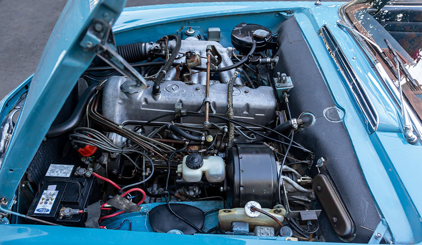 1967 Mercedes-Benz 230SL engine