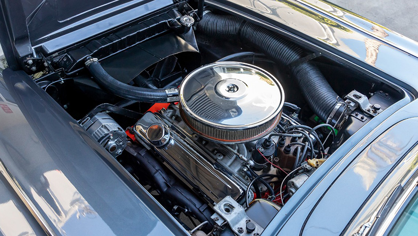 1958 Chevrolet Corvette Convertible engine