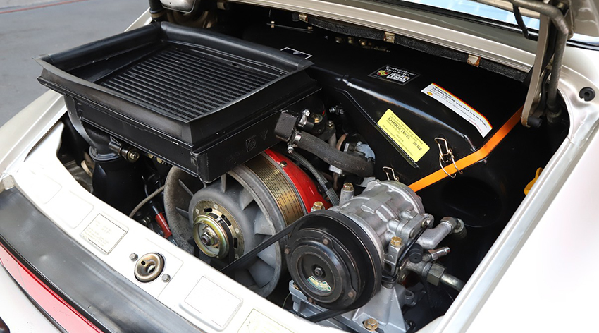 1989 Porsche 930 Coupe engine