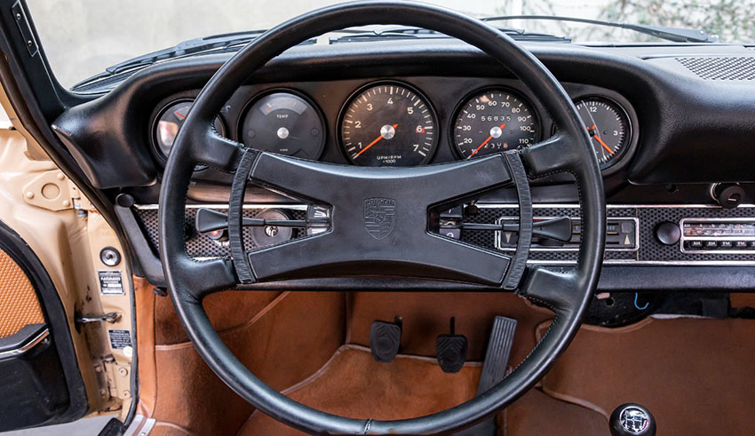1969 Porsche 912 Coupe interior