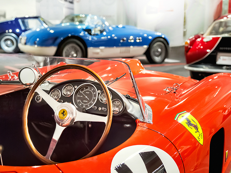 classic-ferrari-dealersip