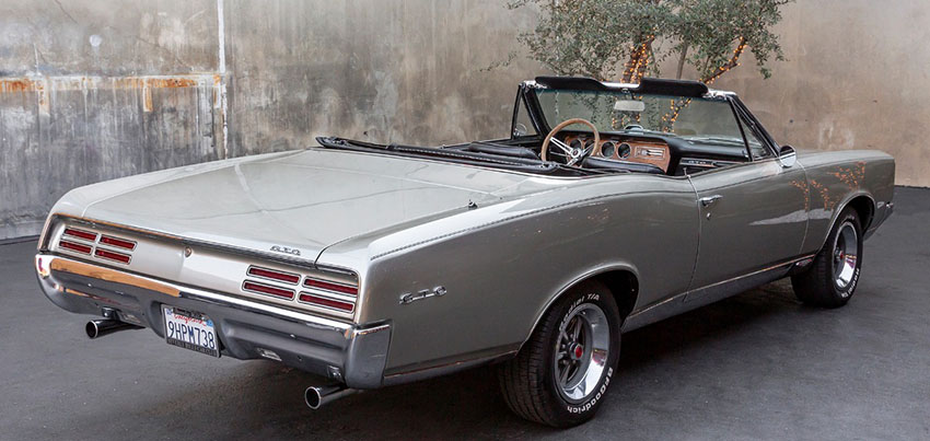 1967 Pontiac GTO Convertible rear view