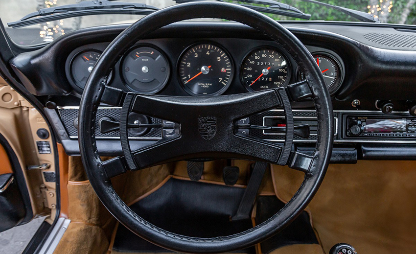 912 inerior