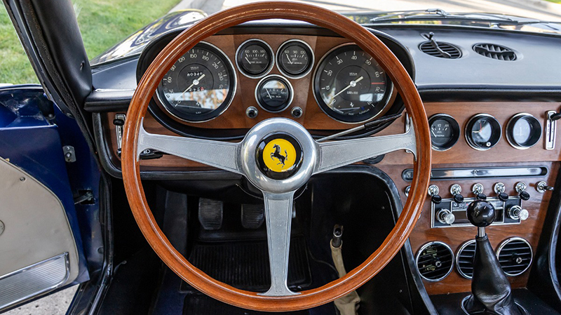 1969 Ferrari 365GT 22 interior