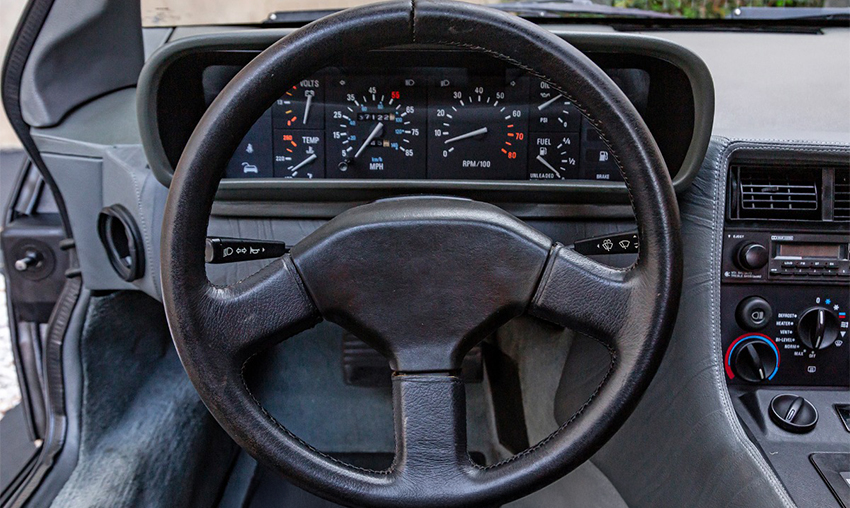 1981 DeLorean DMC-12 interior