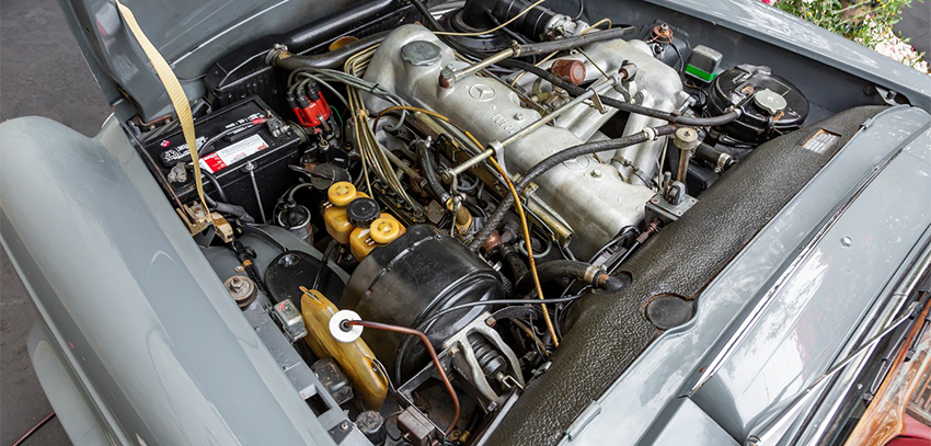 1965 Mercedes-Benz 230SL Pagoda engine