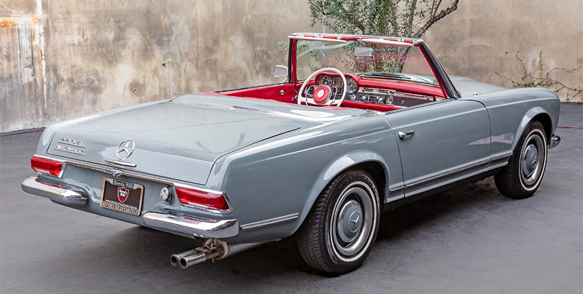 1965 Mercedes-Benz 230SL Pagoda rear view
