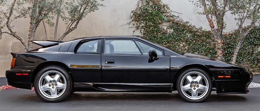 1995-Lotus-Esprit-S4-side-view.jpg.webp