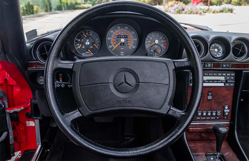 1986 Mercedes-Benz 560SL interior