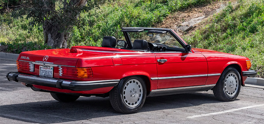 1986 Mercedes-Benz 560SL rear view
