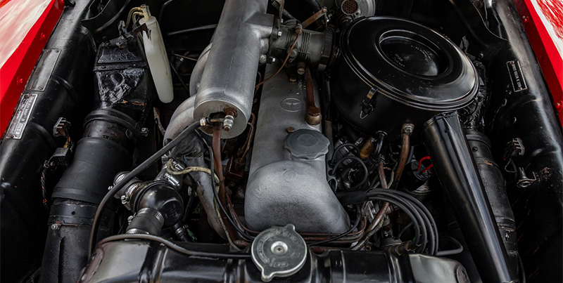1960 Mercedes-Benz 220SE Cabriolet engine