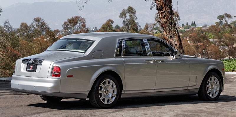 2004 Rolls-Royce Phantom rear view